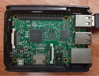 Raspberry Pi 3 Model B v1.2 - krabicka - zdroj - 8GB SD - 2