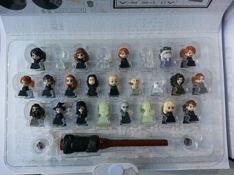 HARRY POTTER - FIGURKY + SVÍTÍCÍ KOUZELNÁ HŮLKA - POZRI FOTO - 2