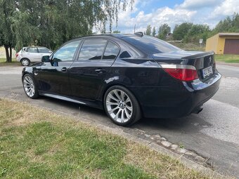 BMW E60 530D manuál - 2