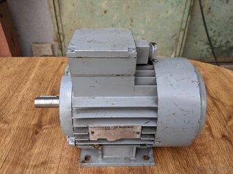 Elektromotor 0,37 kW, 910 ot/min - 2