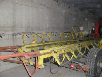 Podvozek na kulaté balíky - 2