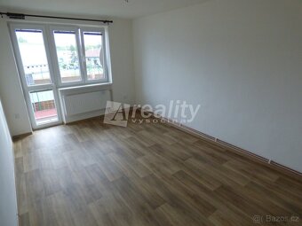 Pronájem bytu 2+1 s balkonem, Náměšť nad Oslavou - 2