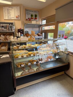 Vitrína do pekárny/kavárny chladící svítící - 2