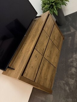 SET skříň - 2 komody - 2 noční stolky - 2