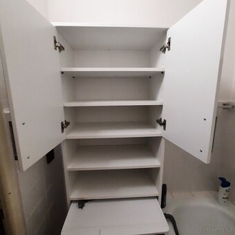 Koupelnová skříňka nad pračku - 2