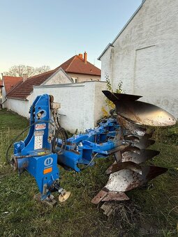 Nesený pluh Överum CX 4975 H - 2