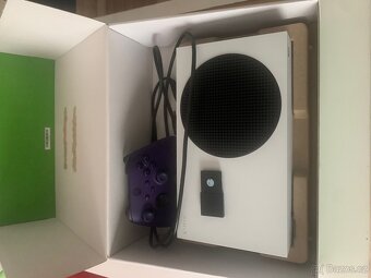 Xbox series S + ovladač fialový + 1tb ssd extension card - 2