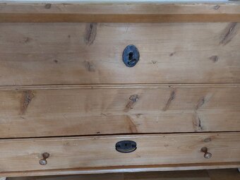 Dubova truhla (truhlokomoda) - 2