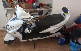 Elektrický skútr HECHT EQUIS - 2