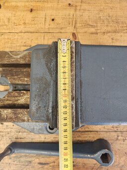 Strojní svěrák nový - 2