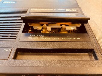 Kazetový magnetofon Tesla K10 - 2