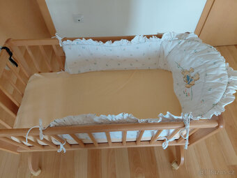 Dřevěná dětská kolébka - 2