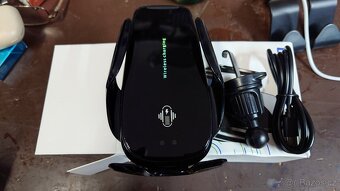 Bezdrátová nabíječka na telefon - 2