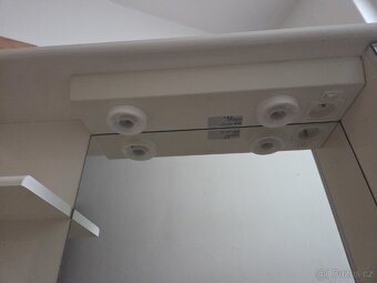 Police se zrcadlem - 2