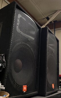 Prodám dva kusy JBL JRX100 - 2