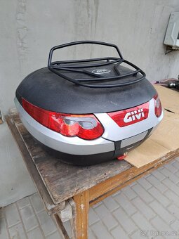 Kufr na motorku givi maxia - 2