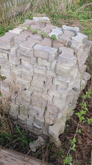 Použitá zámková dlažba tl.8 cm - 2