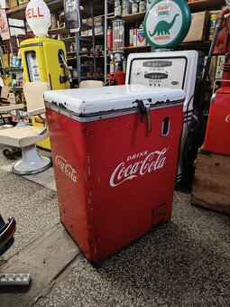 Lednice Coca Cola 50. Léta, projekt, dekorace - 2