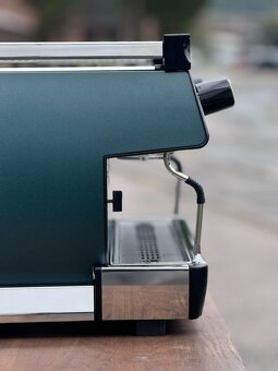 Kávovar La Marzocco GB5 2AV - po renovaci - 2