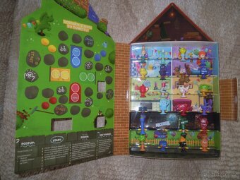 Stikeez domeček a figurky a pytlíčky... - 2