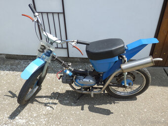 Jawa 50 Pionýr upravený do terénu. - 2