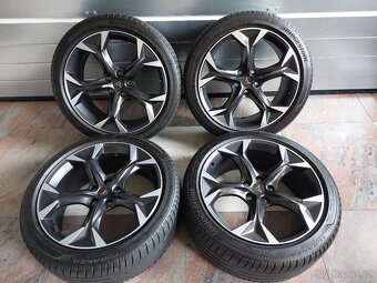 Cupra Formentor R19 Zánovní letní kola - 2