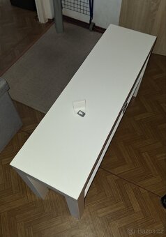 Bílý stolek pod TV ikea - 2