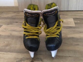 Brusle Bauer Supreme M3 Int 4.0 / EUR 37,5 EE - 2