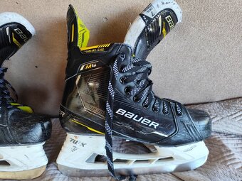 Brusle Bauer Supreme M4, vel. 7, fit 2 - 2