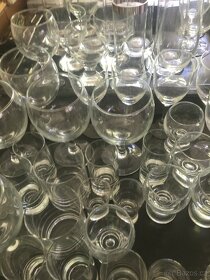 Sklenice na víno,likéry,štamprle, poháry aj.kuchynské sklo - 2