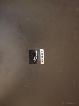 Prodám notebook Fujitsu Siemens Lifebook E81100 - 2