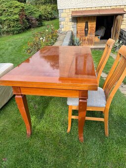 Jidelni stůl se židlemi - 2