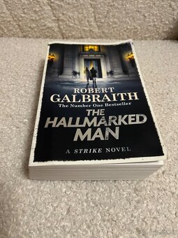 Robert Galbraith - The Hallmarked Man (8. diel) - 2
