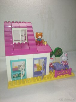 Hello Kitty domeček se zahrádkou, stavebnice UNICO Plus - 2