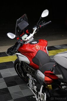 MV Agusta Stradale 800 (2015) - 2