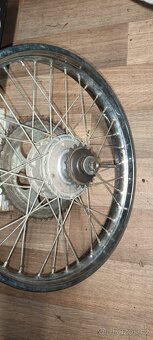 Babetta 210 - zadní kolo bez duše a pneu - 2