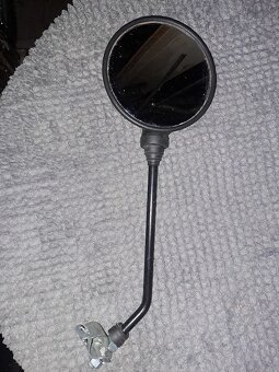 Zpětné zrcátko - 2