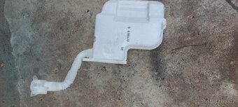 Nádobky ostřikovače - 2