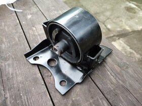 Uložení motoru pro Nissan Almera N16 - 2