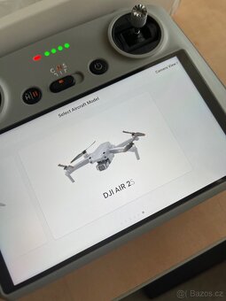 Ovladač DJI RC. - 2