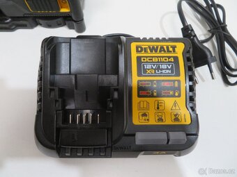 AKU křížový laser 3x360° DeWALT DCE089D1G - 2