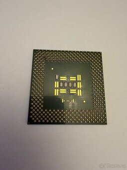 Intel Celeron 566 MHz (Socket 370) - 2