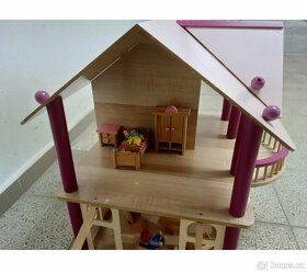Dřevěný domeček pro panenky - 2