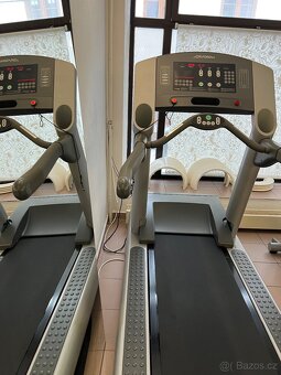 Prodám profesionální běžecký pás Life Fitness 95Ti - 2