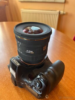 Prodám Sony A77 +Sigma 10-20mm f/4,0-5,6 EX DC HSM pro Sony - 2