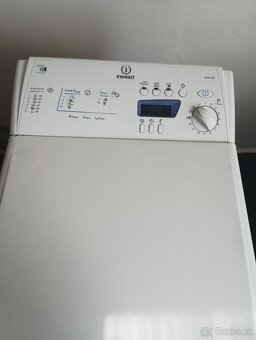 Vrchem Plněna Pračka Indesit 5 KG - 2