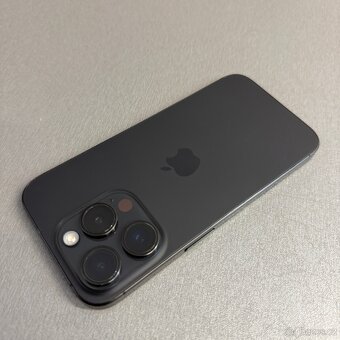 iPhone 15 Pro 256GB černý, pěkný stav, 12 měsíců záruka - 2