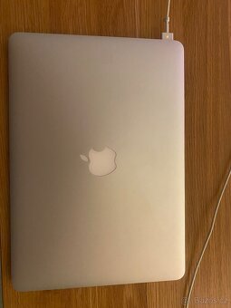 MacBook Air (13-inch, 2017) - 2