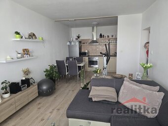 Pronájem krásného, zařízeného bytu 2+kk se 2 lodžiemi, Opava - 2