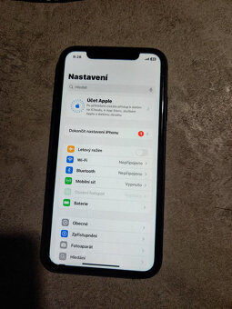 Apple iPhone 11 64GB - 2